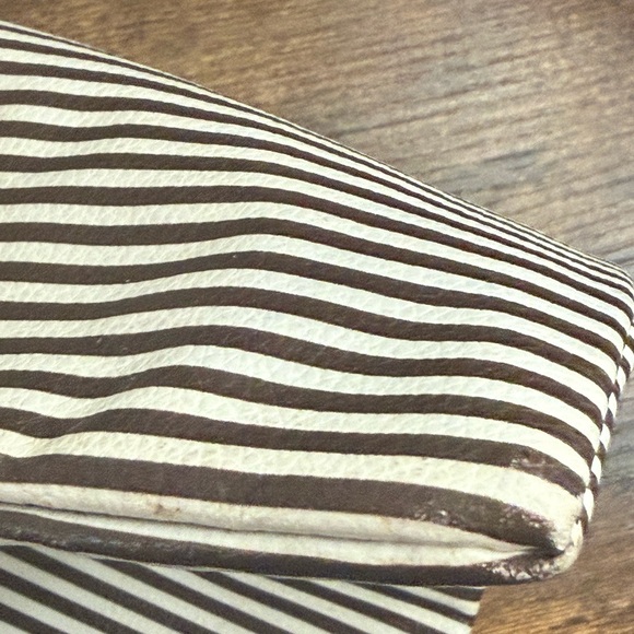Henri Bendel Black and White Striped pouch - Picture 5 of 7